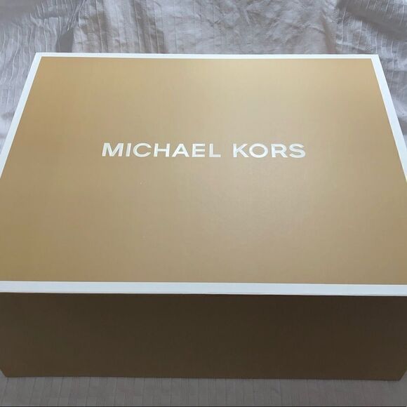 Michael Kors Gift Box & Ribbon (Large) - Picture 6 of 12